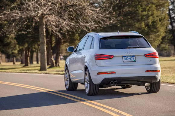 Audi Q3 2015 có giá bán khởi điểm 33.425 USD ảnh 2