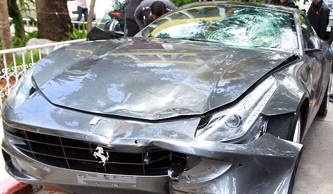 Siêu xe Ferrari FF "phóng ẩu" đâm chết 1 cảnh sát ảnh 1