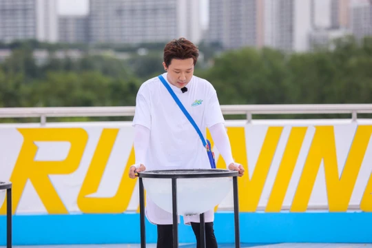 Trấn Thành “chết lặng” khi nhận ra mình đối đầu với cả 8 thành viên của Running Man