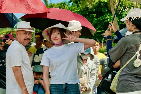 Uyển Ân "lột xác" mới mẻ trong phim mới, lừa cả gia đình vào hành trình dở khóc dở cười