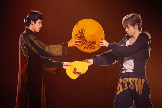 Nón lá, áo dài và hình ảnh rồng thời Lý xuất hiện tại sân khấu "Tân binh toàn năng"