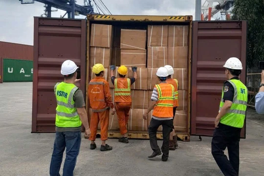 Phát hiện gần 500 nghìn bao thuốc lá giả nhãn hiệu Lambert & Butler