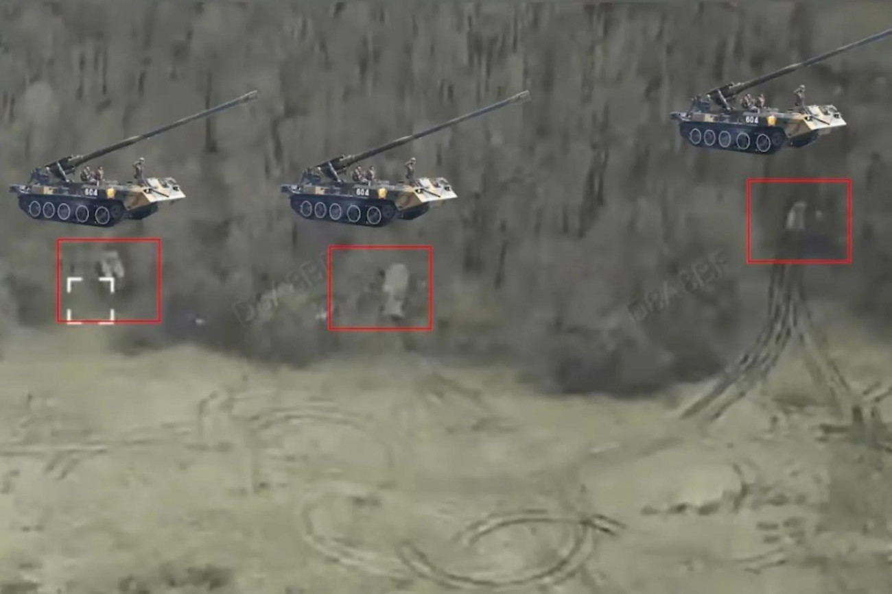 HÌnh ảnh chụp 3 khẩu pháo được cho là M1989 Koksan bị Ukraine tập kích