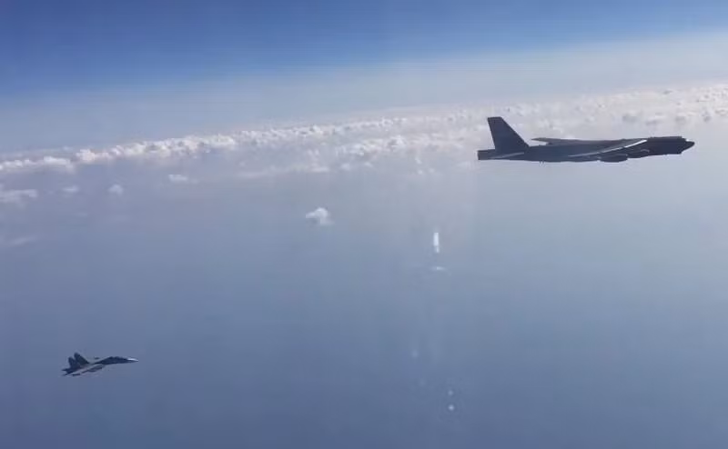 Tiêm kích Nga trong một lần "hộ tống" máy bay ném bom B-52 Mỹ