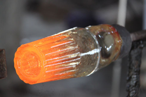 Nhọc nhằn mưu sinh bên "hỏa ngục" giữ nghề thổi thủy tinh ảnh 8