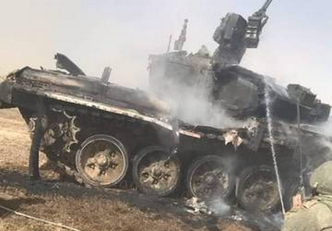 Chiếc xe tăng xấu số T-90 của quân đội Nga vừa bị tên lửa bắn trúng