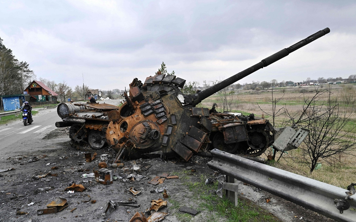 Xe tăng T-72B3 bị phá hủy trong xung đột Đông Âu