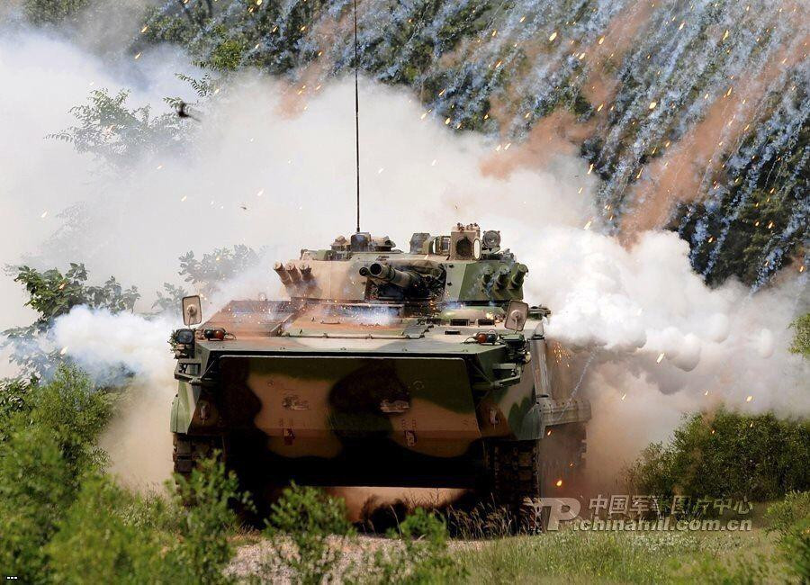 Xe chiến đấu bộ binh ZBD-04