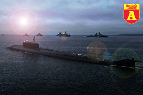 Tàu ngầm lớp Oscar II của hải quân Nga vừa tham gia duyệt binh