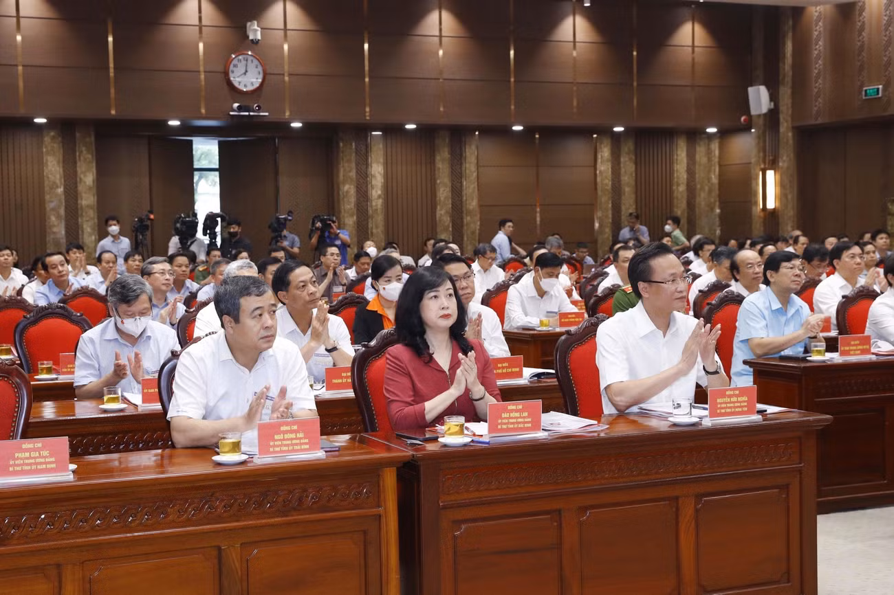 Các đại biểu tham dự hội nghị Các đại biểu tham dự hội nghị