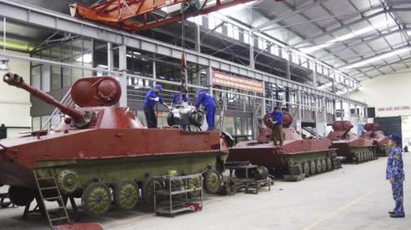 Thiết giáp lội nước PT-76 đang được bảo trì làm mới