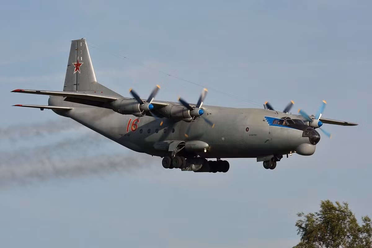 Máy bay vận tải An-12 Máy bay vận tải An-12