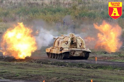 Pháo tự hành đang khai hỏa Pháo tự hành đang khai hỏa