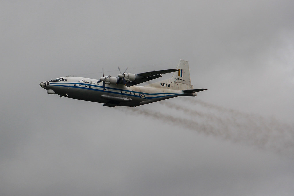 Máy bay vận tải Y-8 Máy bay vận tải Y-8