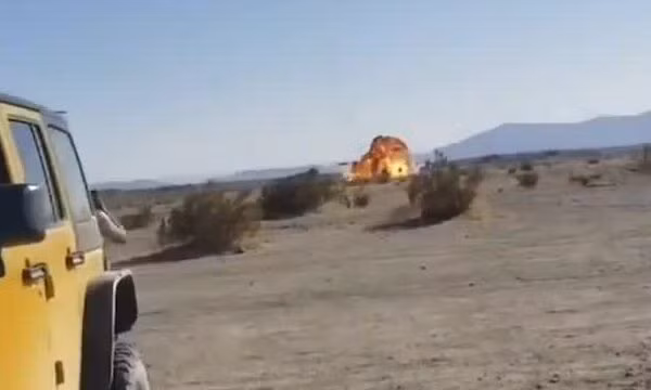 Chiếc F-35B lao xuống đất nổ tung