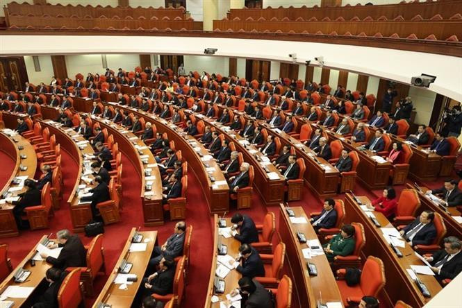 Các đồng chí lãnh đạo Đảng, Nhà nước và các đại biểu dự hội nghị