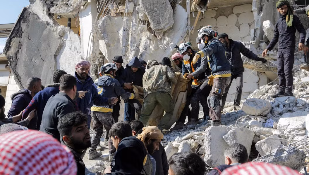 Công tác cứu nạn đang tiếp tục Công tác cứu nạn đang tiếp tục