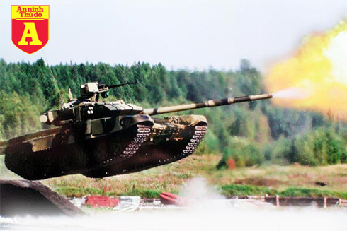 Xe tăng T-90 khai hỏa ngay cả khi đang hành tiến Xe tăng T-90 khai hỏa ngay cả khi đang hành tiến
