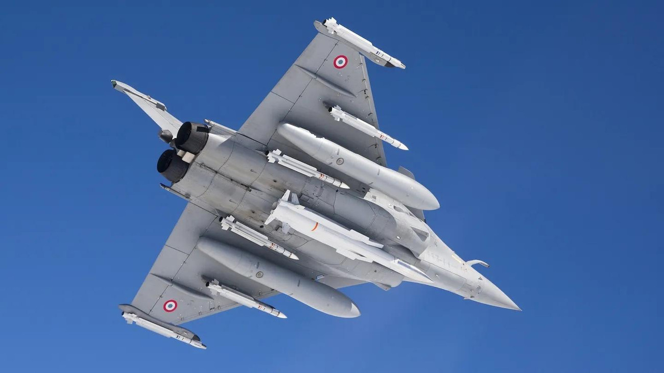 Chiến đấu cơ Rafale-B mang tên lửa hạt nhân ASMP-A
