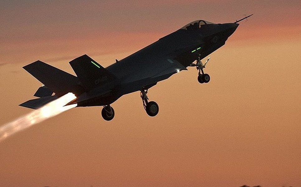 Tiêm kích tàng hình F-35 Lightning II