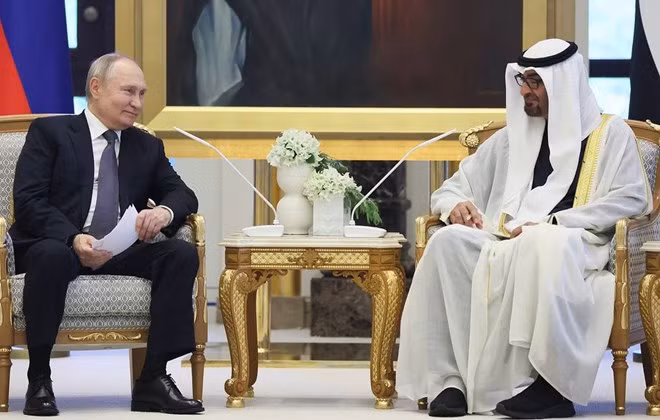 Tổng thống UAE Mohamed bin Zayed Al Nahyan hội đàm với Tổng thống Nga Vladimir Putin, ngày 6/12