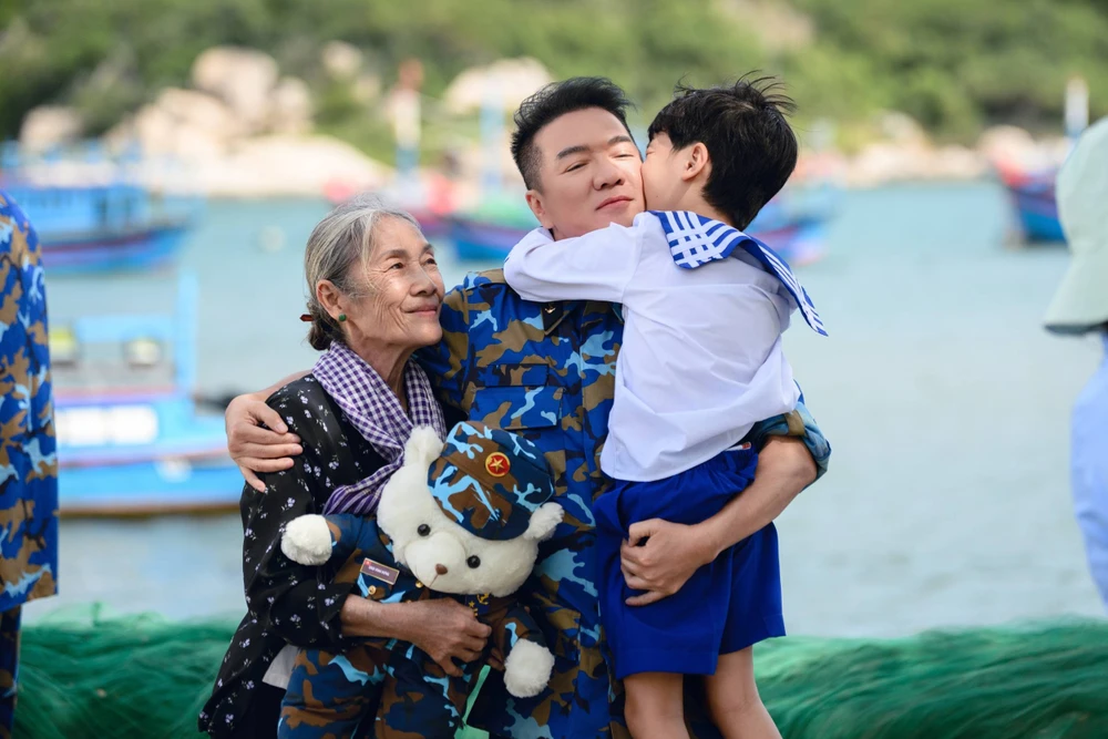 Nghệ sĩ Thanh Hiền, Phương Nam, Lâm Thanh Nhã góp mặt trong MV mới của Đàm Vĩnh Hưng