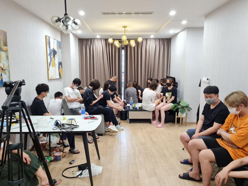 Với thủ đoạn cho đối tượng nhập cảnh "chính ngạch" vào thuê nhà, gần 50 đối tượng nhập cảnh trái phép đã có nơi ăn nghỉ tại quận Nam Từ Liêm Với thủ đoạn cho đối tượng nhập cảnh "chính ngạch" vào thuê nhà, gần 50 đối tượng nhập cảnh trái phép đã có nơi ăn nghỉ tại quận Nam Từ Liêm