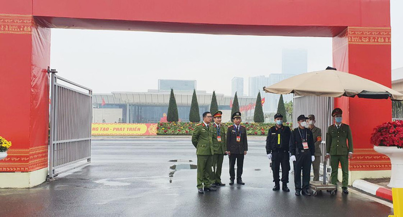 Cùng với các lực lượng của Bộ Công an, CATP Hà Nội, CAQ Nam Từ Liêm phối hợp cùng tham gia bảo vệ Đại hội Đảng toàn quốc lần thứ XIII Cùng với các lực lượng của Bộ Công an, CATP Hà Nội, CAQ Nam Từ Liêm phối hợp cùng tham gia bảo vệ Đại hội Đảng toàn quốc lần thứ XIII