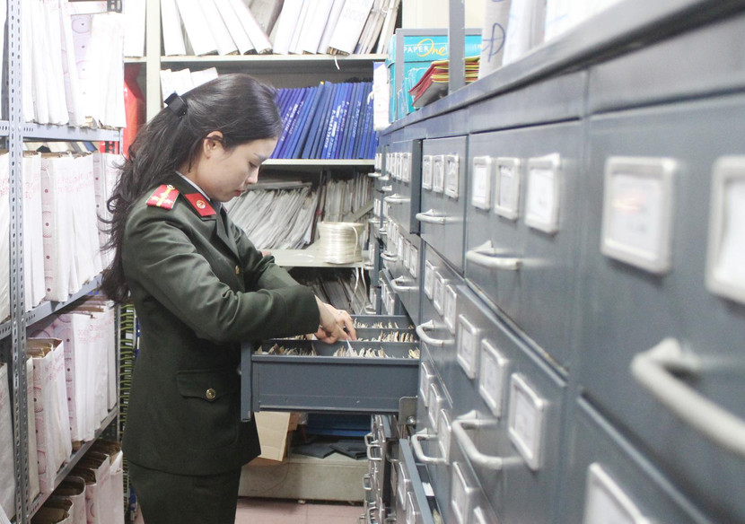 Thực hiện nhiệm vụ tra cứu thường xuyên và đột xuất của các đơn vị nghiệp vụ Thực hiện nhiệm vụ tra cứu thường xuyên và đột xuất của các đơn vị nghiệp vụ