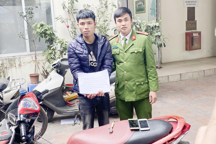 Đối tượng Nguyễn Gia Đức bị bắt quả tang hành vi trộm cắp tài sản