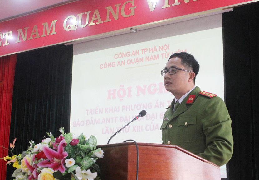 Đại tá Nguyễn Thành Long, Trưởng CAQ Nam Từ Liêm giao nhiệm vụ cho các CBCS quận tham gia phương án bảo vệ Đại hội Đảng toàn quốc lần thứ XIII Đại tá Nguyễn Thành Long, Trưởng CAQ Nam Từ Liêm giao nhiệm vụ cho các CBCS quận tham gia phương án bảo vệ Đại hội Đảng toàn quốc lần thứ XIII