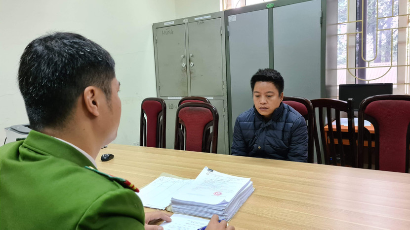 Cơ quan CSĐT CAQ Nam Từ Liêm ghi lời khai đối tượng Phạm Văn Thuần