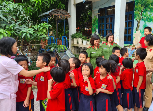 Vui cùng trẻ thơ