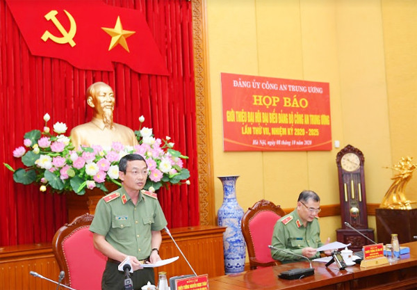 Thiếu tướng Nguyễn Ngọc Toàn, Cục trưởng Cục Công tác Đảng và công tác chính trị thông tin tại buổi họp báo