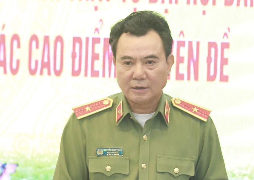 Thiếu tướng Nguyễn Anh Tuấn, Phó Giám đốc CATP phát biểu tại hội nghị Thiếu tướng Nguyễn Anh Tuấn, Phó Giám đốc CATP phát biểu tại hội nghị