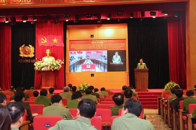 Hội nghị được tổ chức bằng hình thức trực tuyến tới Công an các đơn vị, địa phương Hội nghị được tổ chức bằng hình thức trực tuyến tới Công an các đơn vị, địa phương