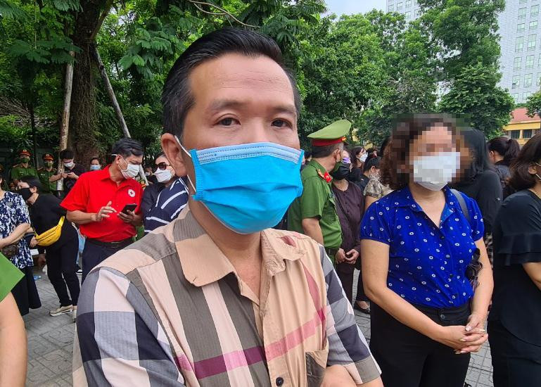 Ông Nguyễn Xuân Quang, Phó Chủ tịch UBND phường Yên Hòa, quận Cầu Giấy chia sẻ cảm xúc đau xót khi tiễn biệt 3 CBCS Ông Nguyễn Xuân Quang, Phó Chủ tịch UBND phường Yên Hòa, quận Cầu Giấy chia sẻ cảm xúc đau xót khi tiễn biệt 3 CBCS