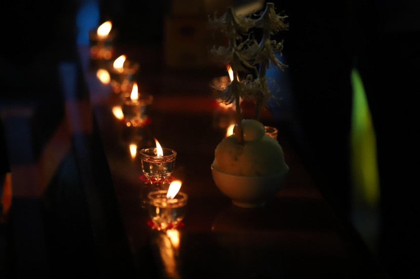 Tiễn biệt các anh, những người con đã hy sinh vì dân, vì nước Tiễn biệt các anh, những người con đã hy sinh vì dân, vì nước