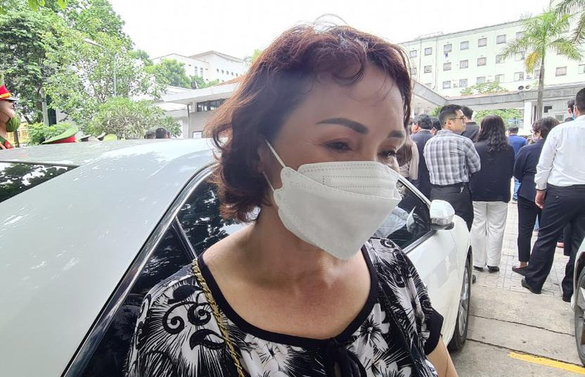 Bà Nguyễn Thị Hằng nghẹn ngào khóc nấc khi nói về liệt sỹ Đặng Anh Quân Bà Nguyễn Thị Hằng nghẹn ngào khóc nấc khi nói về liệt sỹ Đặng Anh Quân