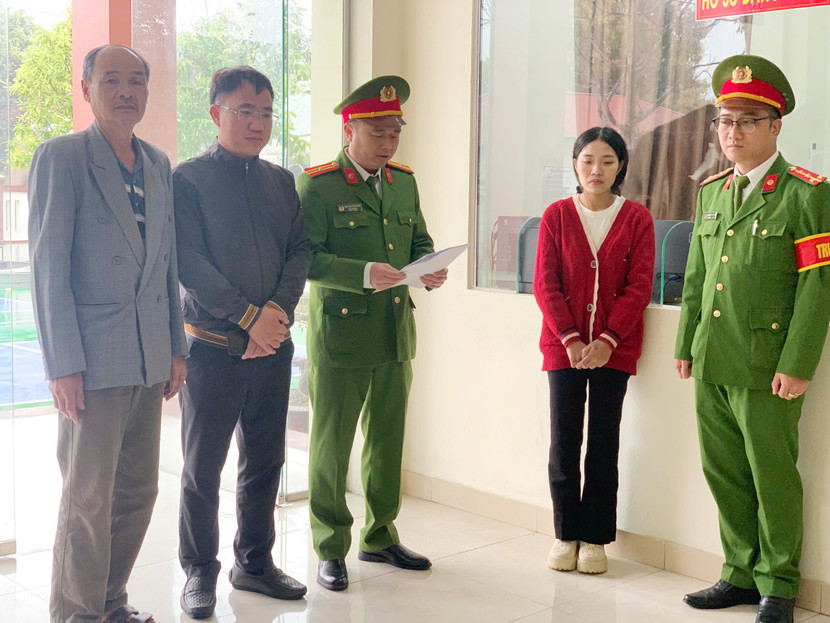 Cơ quan CSĐT Công an tỉnh Lai Châu thi hành lệnh khởi tố bị can với Lường Thị Kim