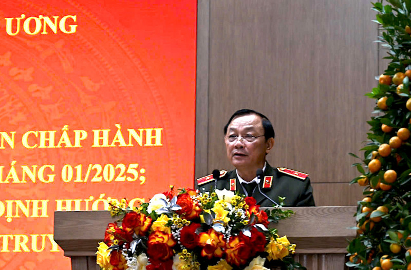 Thiếu tướng Đặng Ngọc Bách, Phó Cục trưởng Cục Công tác đảng và công tác chính trị phát biểu định hướng công tác tuyên truyền