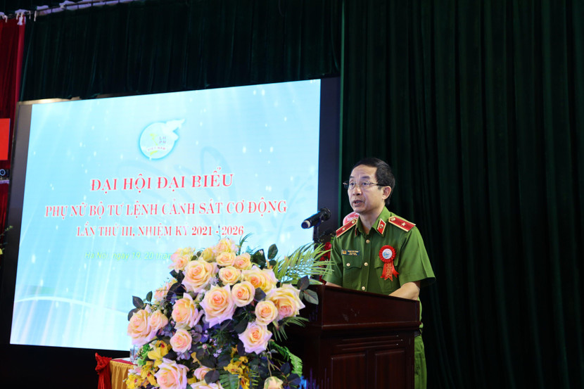 Thiếu tướng Phạm Văn Bảng, Phó Bí thư Đảng ủy, Phó Tư lệnh Bộ Tư lệnh Cảnh sát cơ động chỉ đạo tại Đại hội Thiếu tướng Phạm Văn Bảng, Phó Bí thư Đảng ủy, Phó Tư lệnh Bộ Tư lệnh Cảnh sát cơ động chỉ đạo tại Đại hội