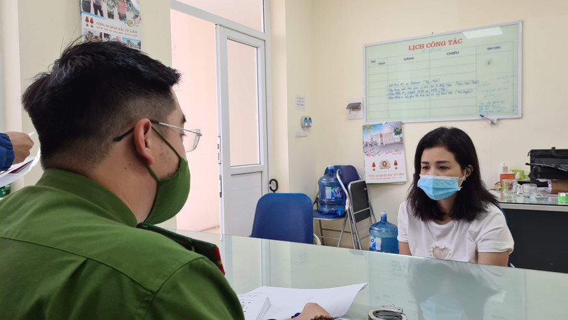 Cơ quan điều tra ghi lời khai Mai Thị Lan tại cơ quan công an Cơ quan điều tra ghi lời khai Mai Thị Lan tại cơ quan công an