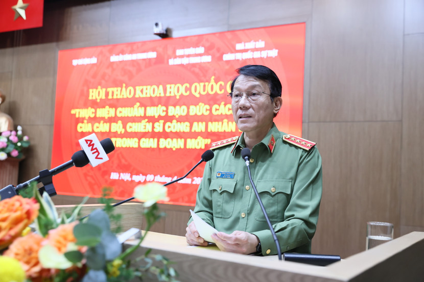 Đại tướng Lương Tam Quang, Ủy viên Bộ Chính trị, Bí thư Đảng ủy Công an Trung ương, Bộ trưởng Bộ Công an phát biểu tại hội thảo