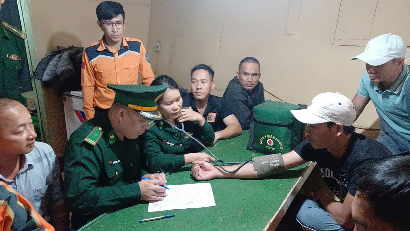 Kiểm tra sức khỏe ban đầu của các thuyền viên Kiểm tra sức khỏe ban đầu của các thuyền viên