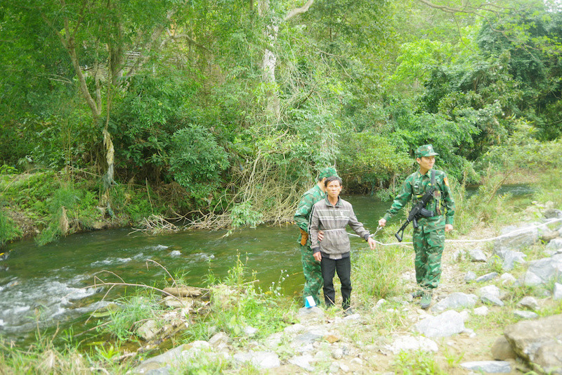 Đồn Biên phòng Bản Lầu tiến hành thực nghiệm điều tra vụ án Đồn Biên phòng Bản Lầu tiến hành thực nghiệm điều tra vụ án