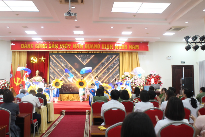 Không khí tưng bừng, rộn rã của ngày hội