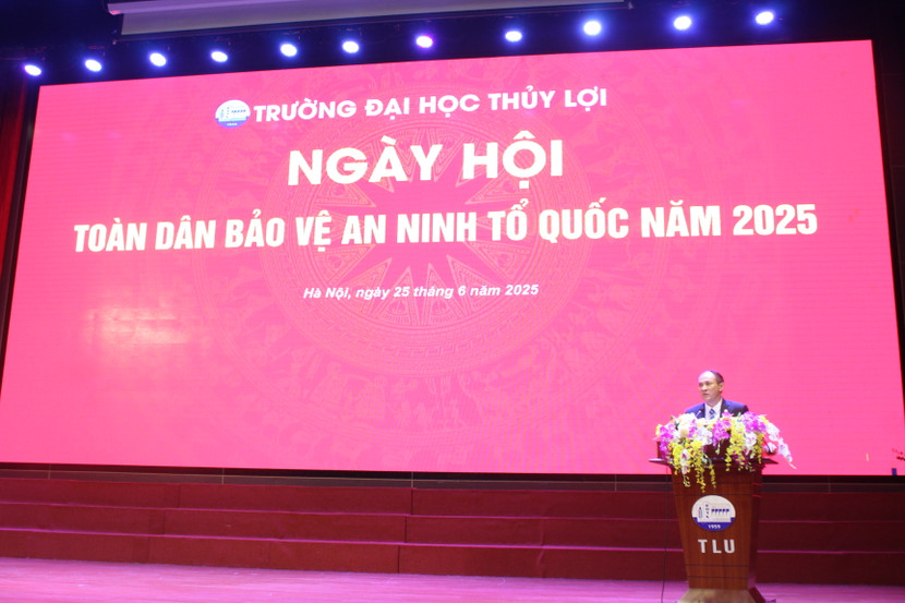 GS.TS Nguyễn Trung Việt, Hiệu trưởng Trường Đại học Thủy lợi phát biểu khai mạc ngày hội GS.TS Nguyễn Trung Việt, Hiệu trưởng Trường Đại học Thủy lợi phát biểu khai mạc ngày hội