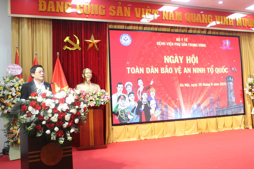 GS.TS, Thầy thuốc Nhân dân Nguyễn Duy Ánh, Bí thư Đảng ủy, Giám đốc Bệnh viện Phụ sản Trung ương phát biểu khai mạc Ngày hội toàn dân bảo vệ an ninh Tổ quốc