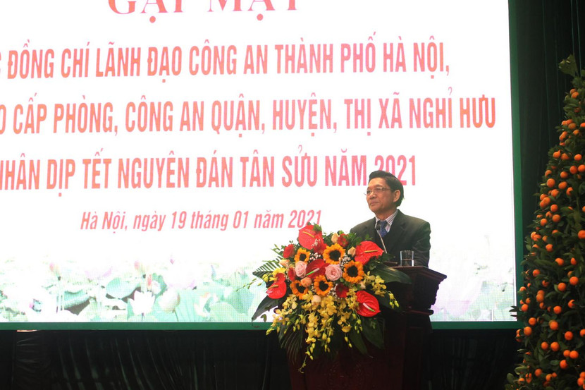 Thiếu tướng Nguyễn Đức Nghi, Chủ nhiệm CLB Sỹ quan hưu trí CATP Hà Nội cảm ơn sự quan tâm của Đảng ủy, Ban Giám đốc CATP tới các cán bộ hưu trí